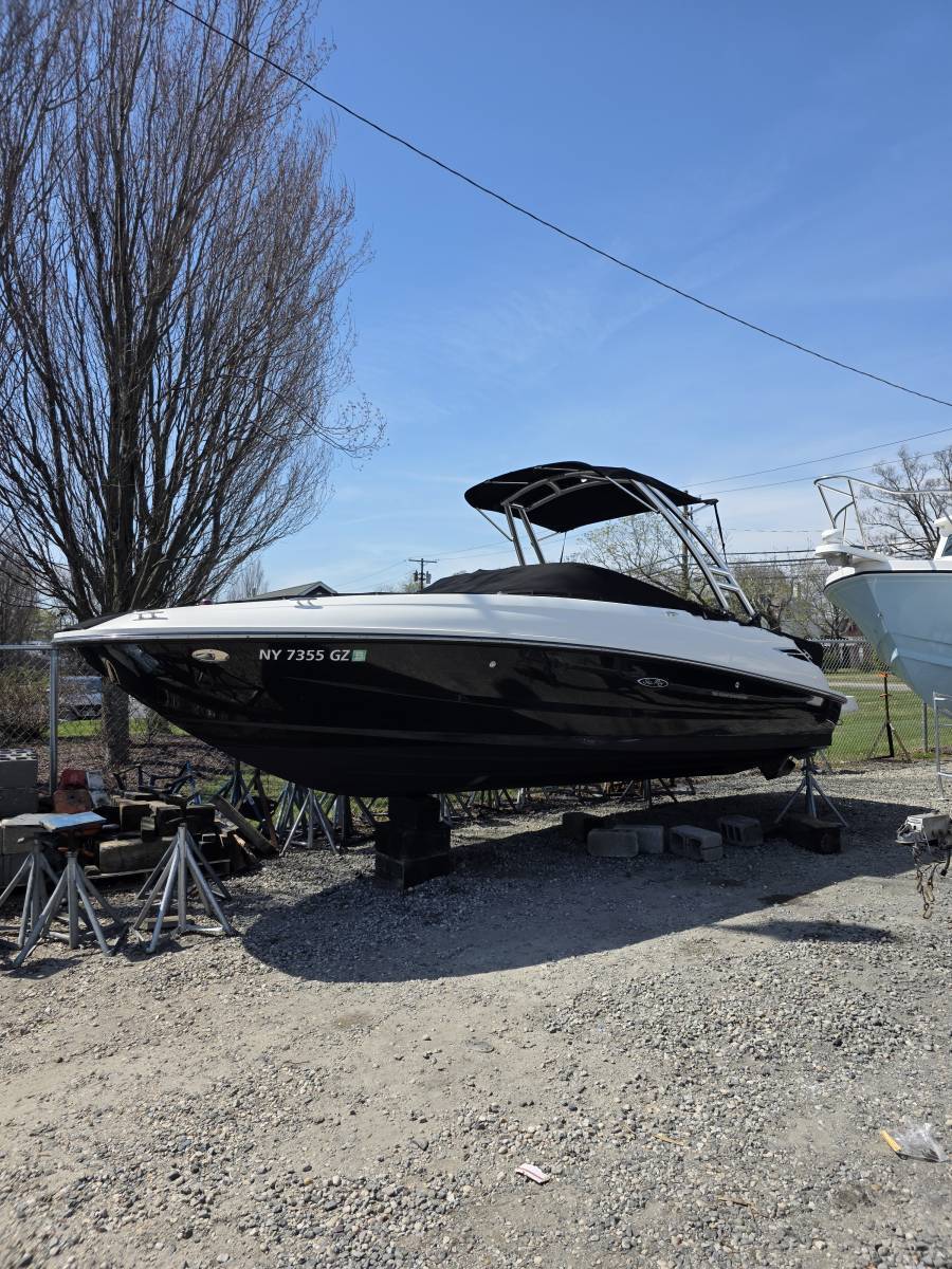 2014 Sea Ray 240 Sundeck in islip terrace NY