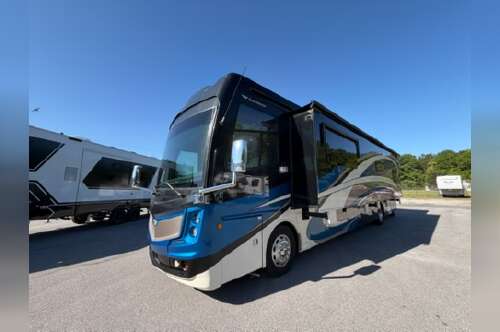 2017 Fleetwood Discovery 40E in dothan AL
