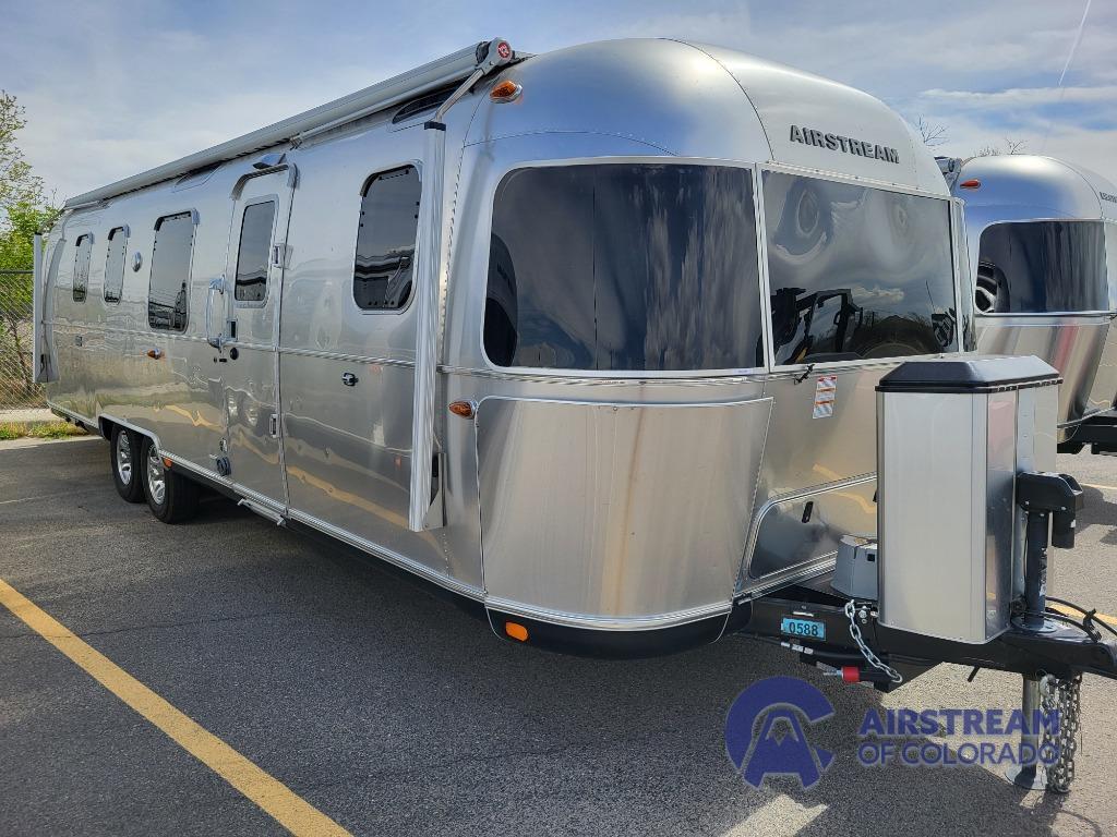 2020 Airstream Classic 33FB Queen in denver CO