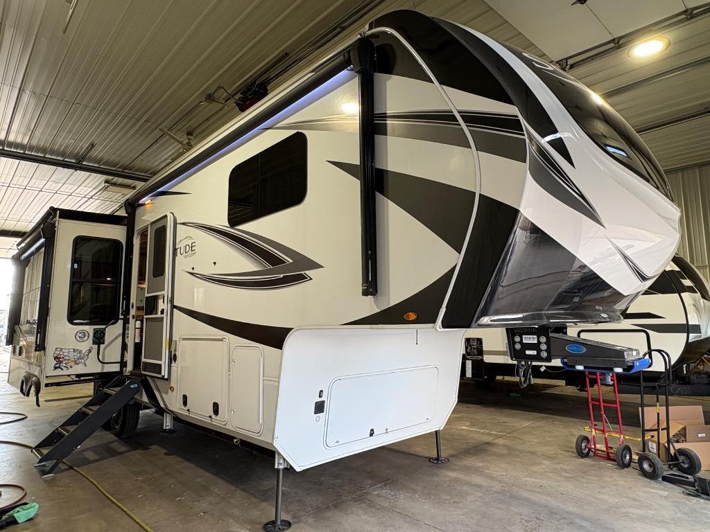 2023 Grand Design Solitude 310GK in bloomer WI