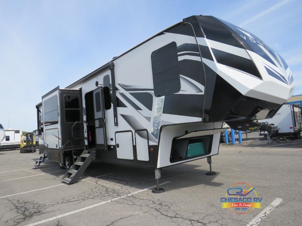 2021 Dutchmen Rv Voltage 3845 in hamburg PA