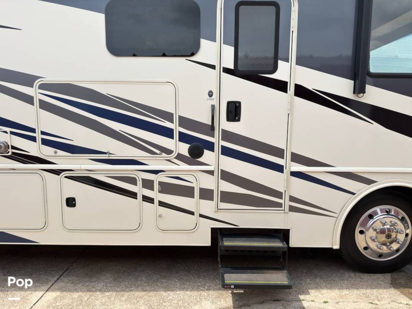 A photo of this 2020 Fleetwood Fortis 34MB
