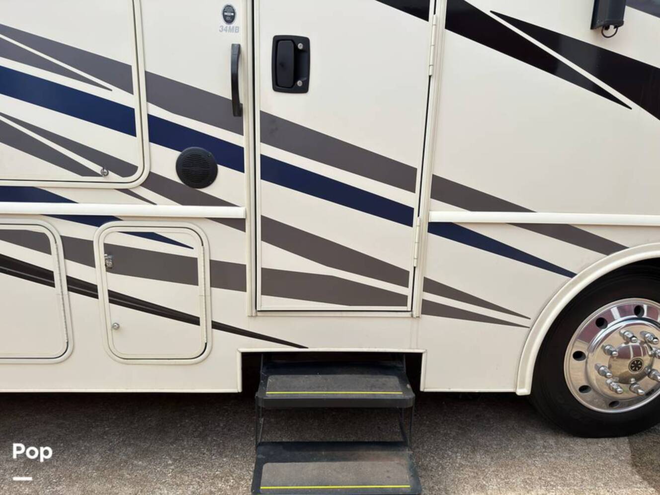 A photo of this 2020 Fleetwood Fortis 34MB