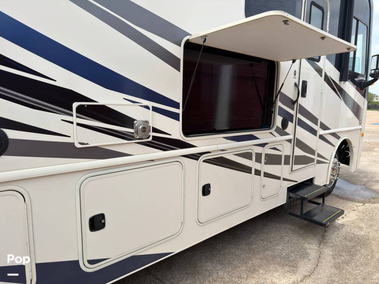 A photo of this 2020 Fleetwood Fortis 34MB