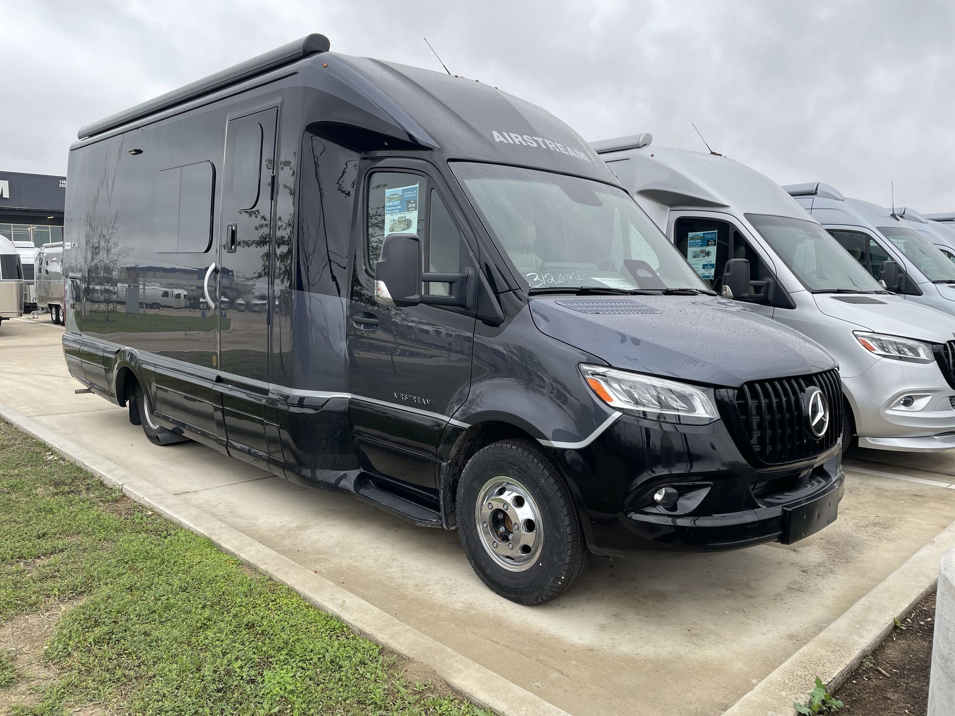 2026 Airstream Atlas Murphy Suite Tommy Bahama MURPHY SUITE TOMMY BAHAMA EDITION in buda TX