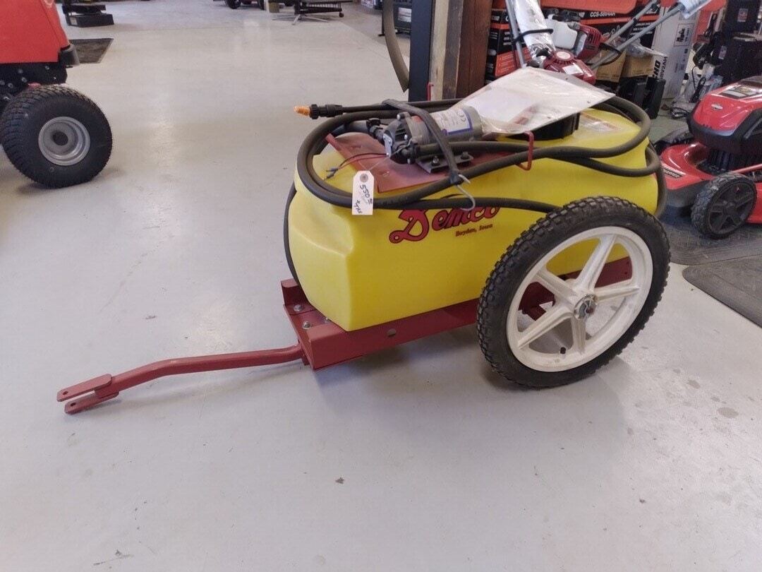 Demco 14 GAL L&G PULLTYPE SPRAYER in Ann Arbor, MI