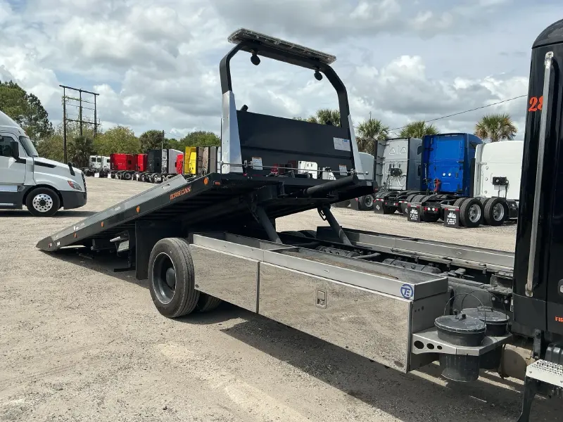 2023 KENWORTH T280