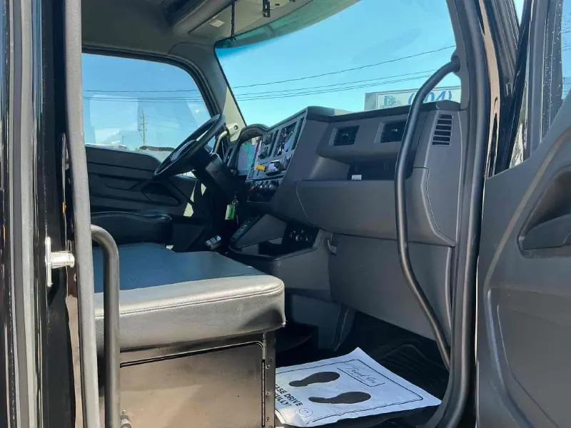 2023 KENWORTH T280