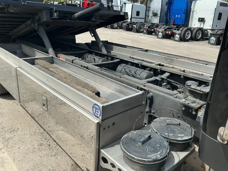 2023 KENWORTH T280