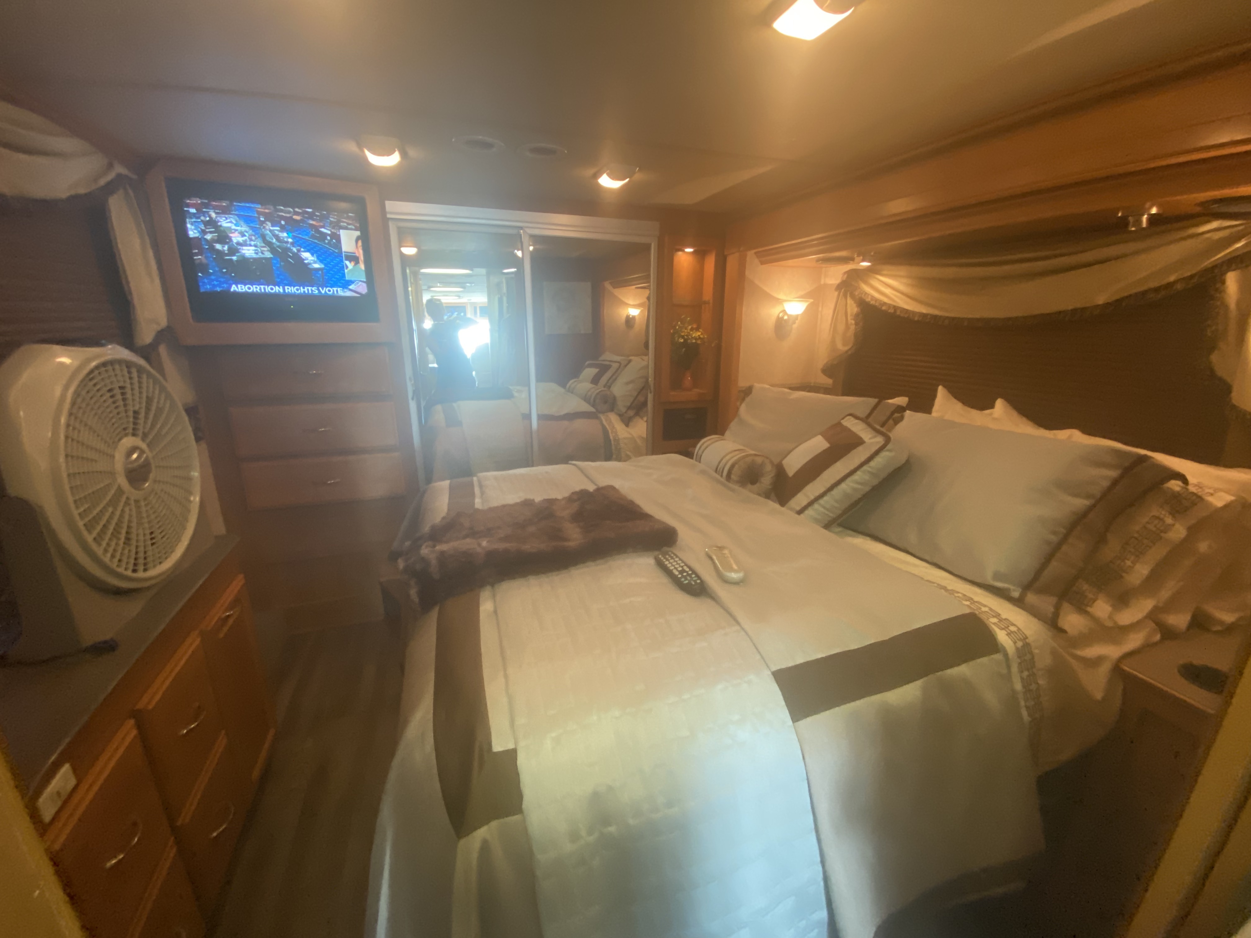 2005 Fleetwood DISCOVERY 39L RV
