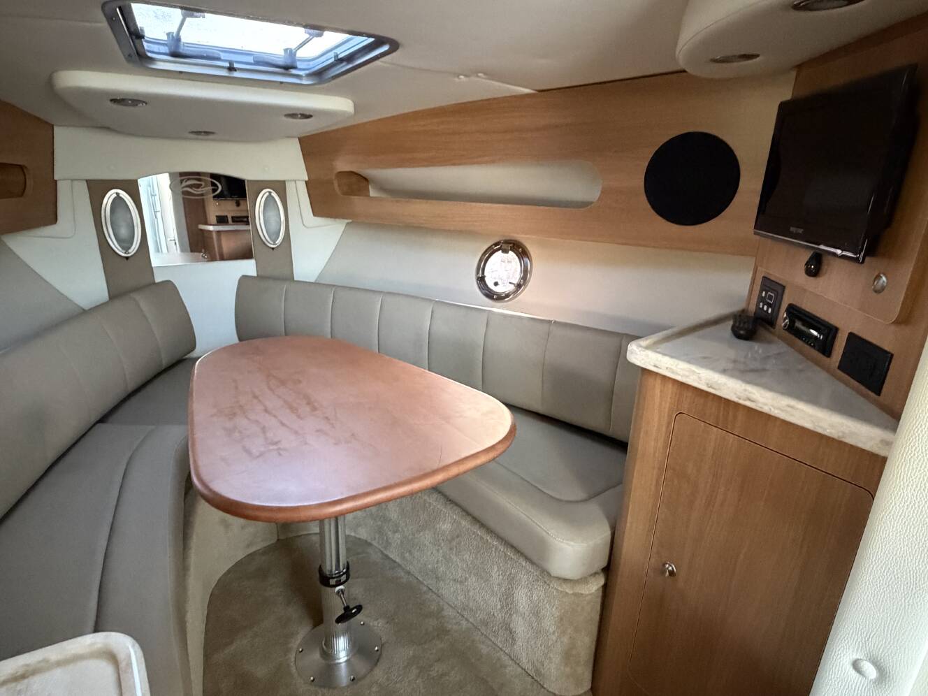A photo of this 2015 Rinker 290 Express Cruiser