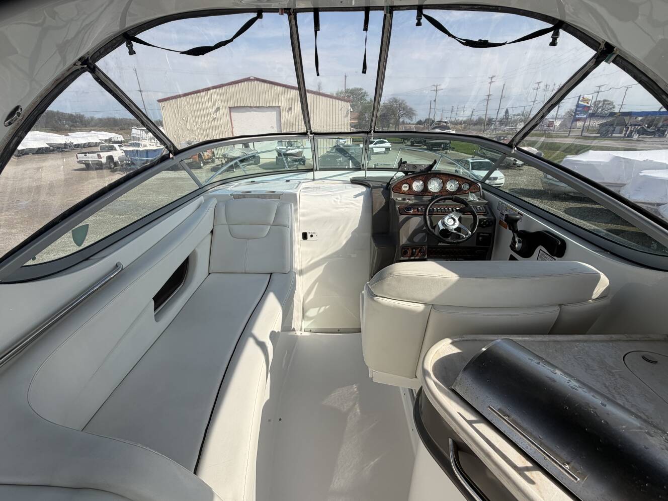A photo of this 2015 Rinker 290 Express Cruiser