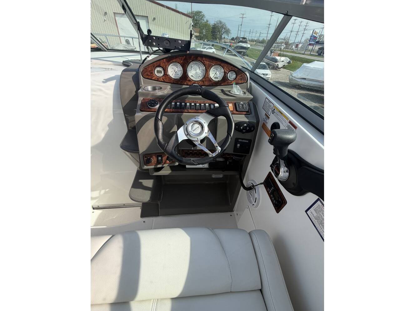 A photo of this 2015 Rinker 290 Express Cruiser