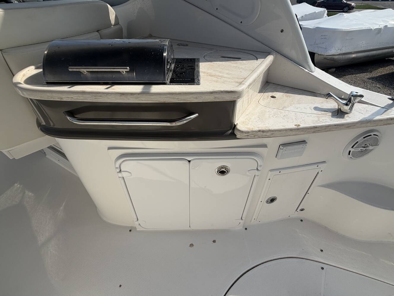 A photo of this 2015 Rinker 290 Express Cruiser