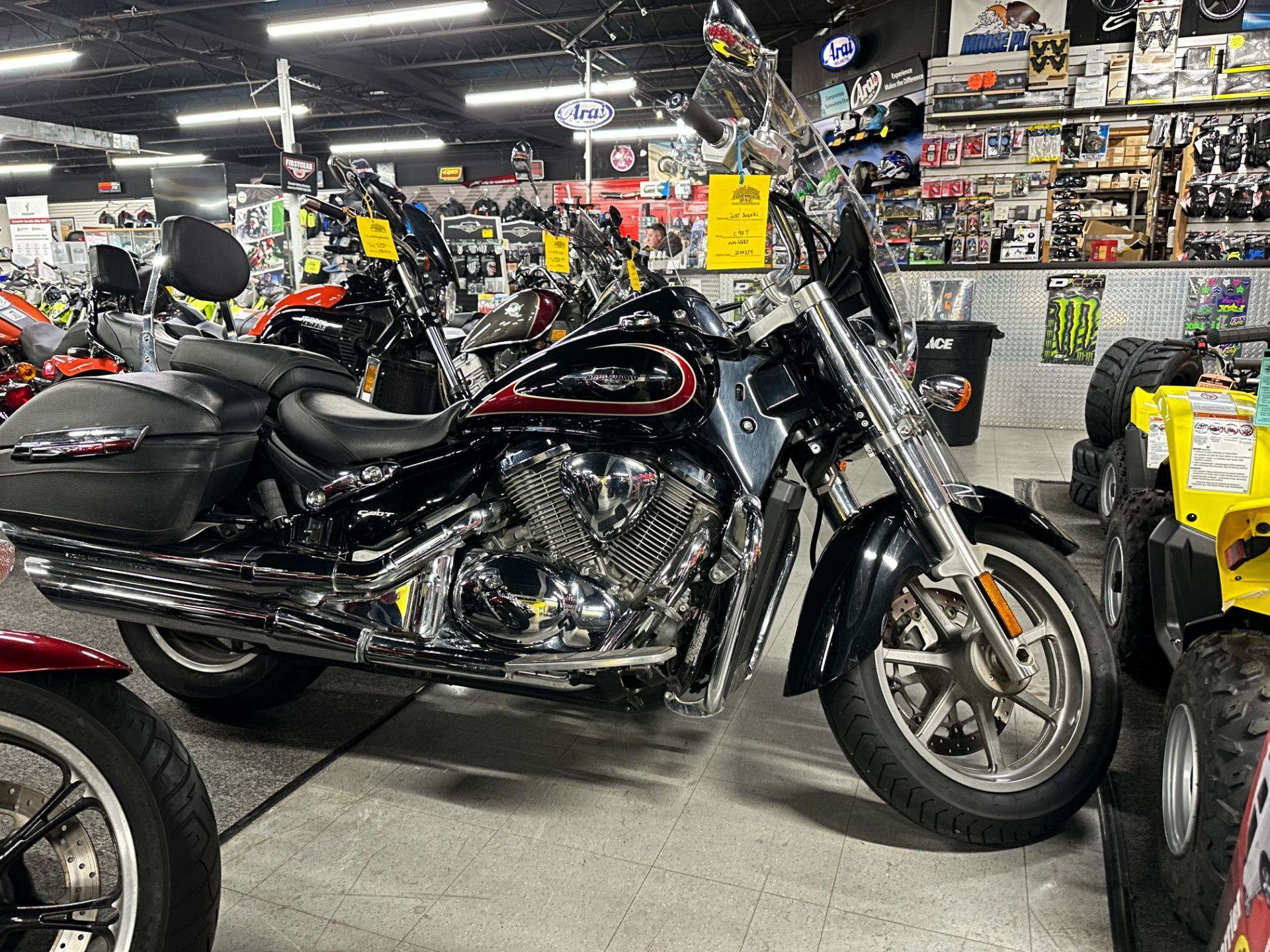 2017 Suzuki Boulevard C90T C90T in Oakdale, NY