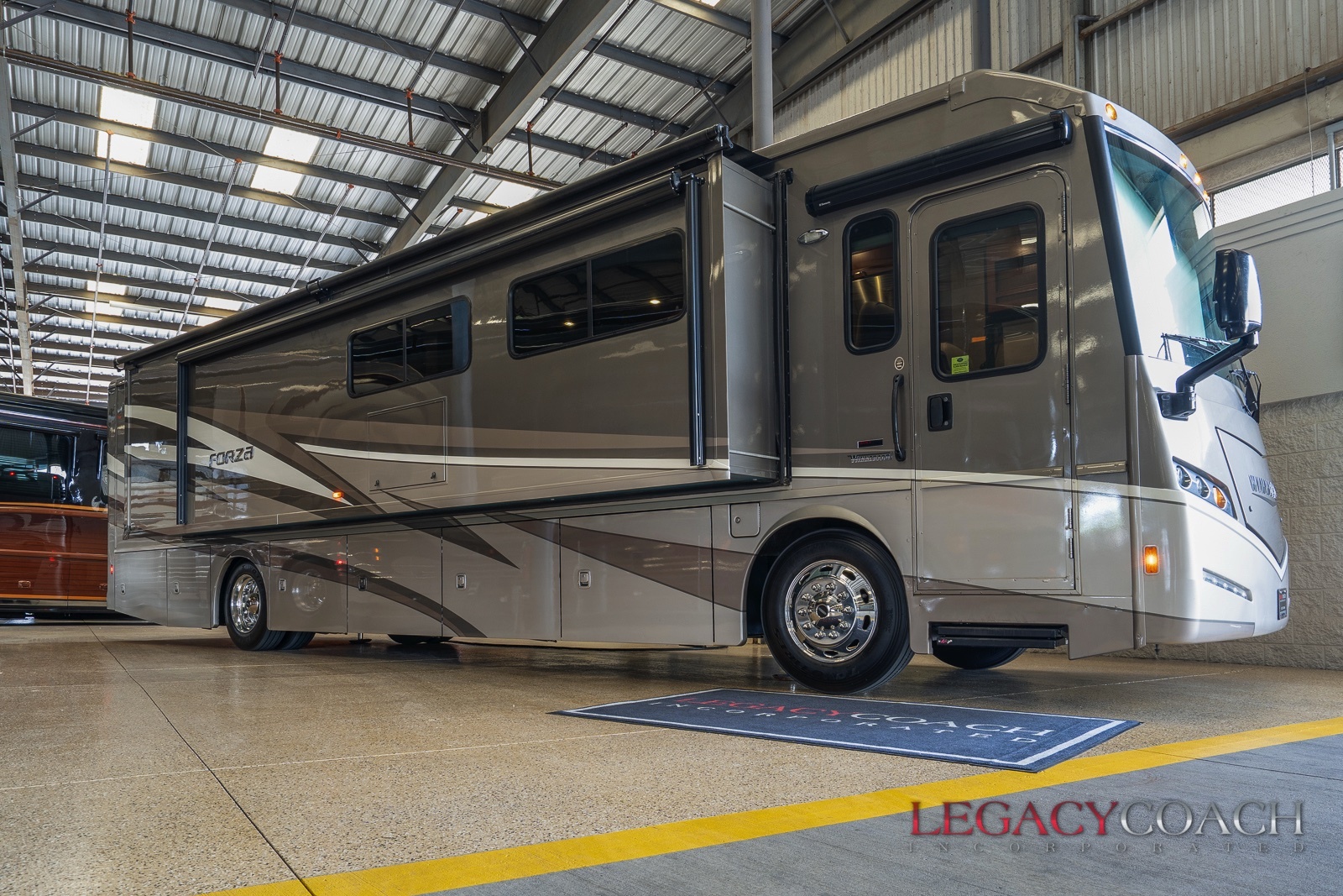 2016 Winnebago FORZA 38R Class A Diesel Motorhome - Diesel Pusher RV