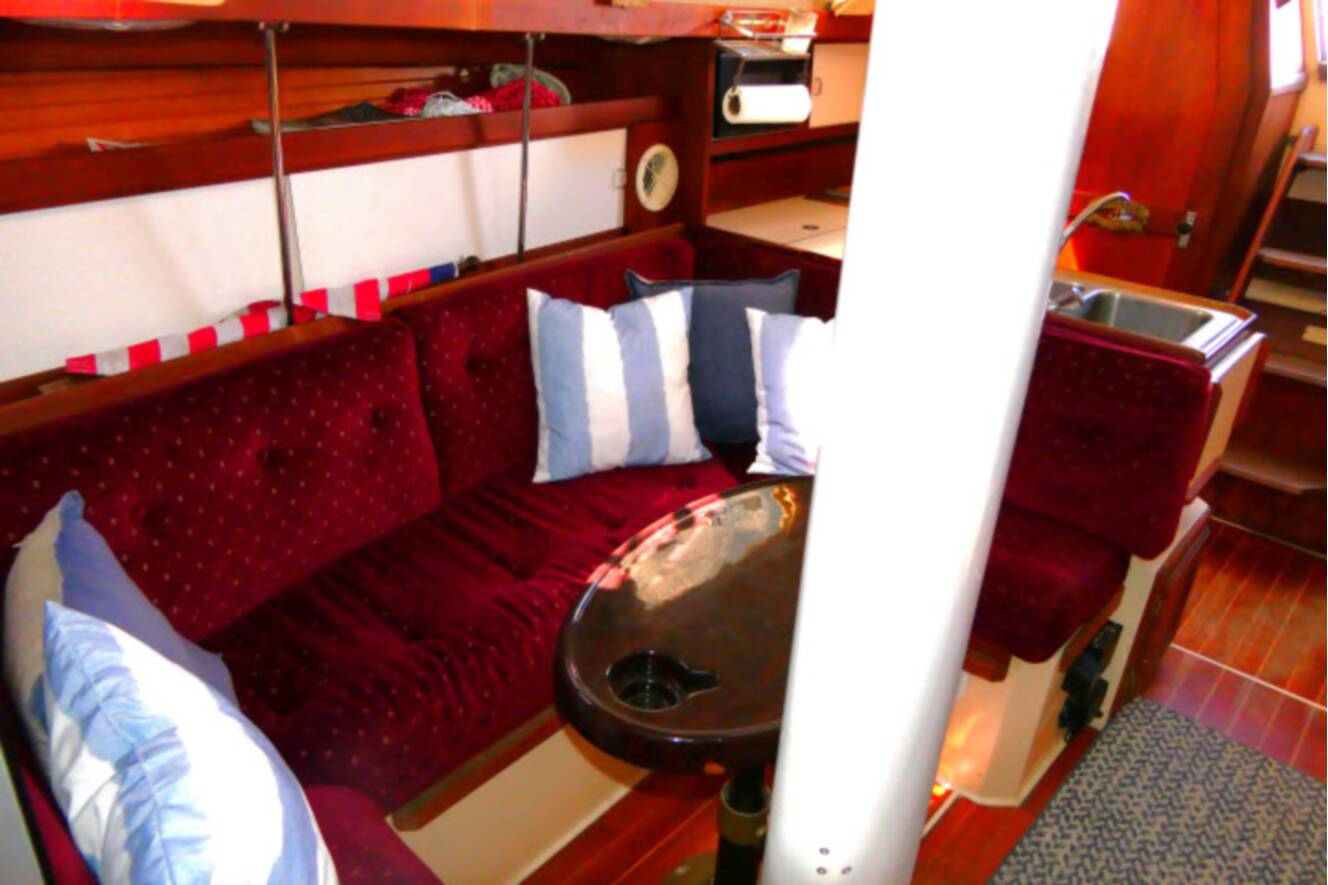 A photo of this 1989 Catalina 34 Tall Rig