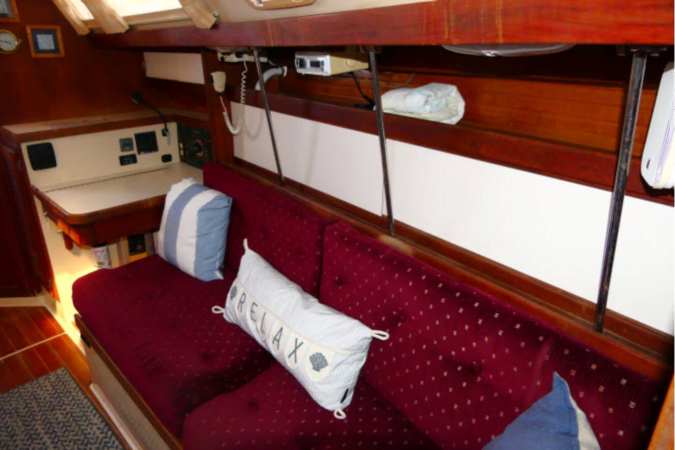 A photo of this 1989 Catalina 34 Tall Rig