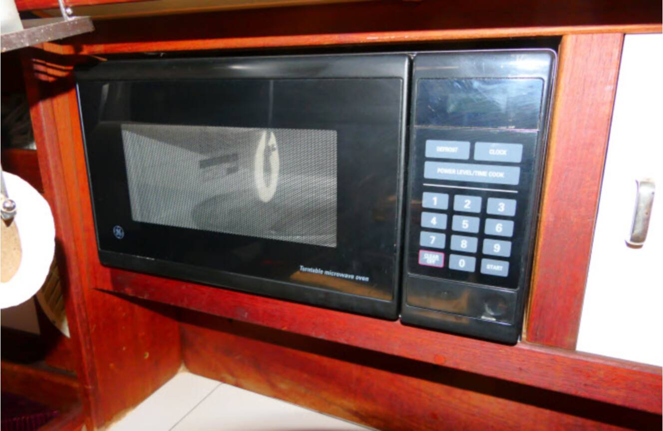 A photo of this 1989 Catalina 34 Tall Rig