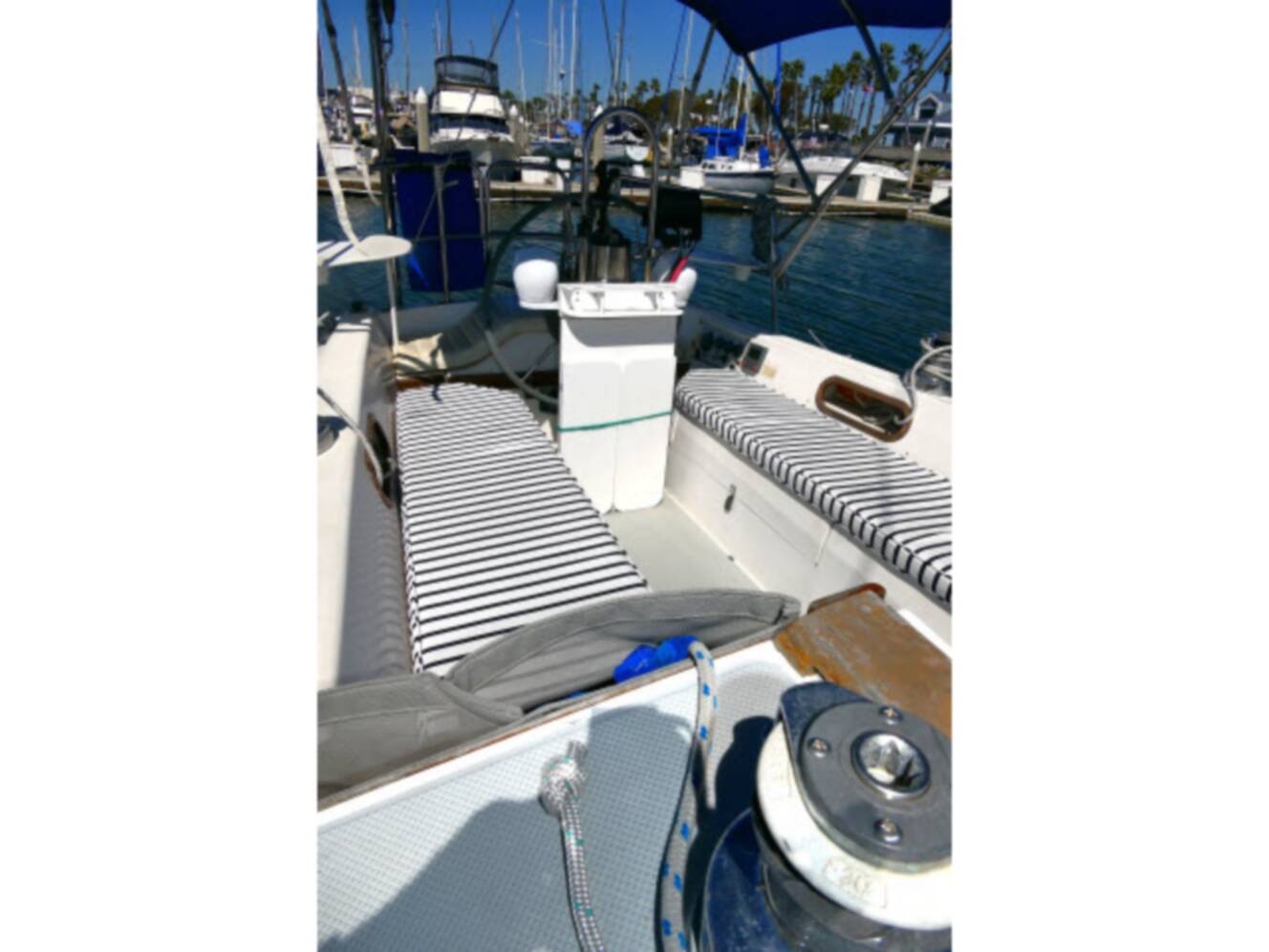 A photo of this 1989 Catalina 34 Tall Rig