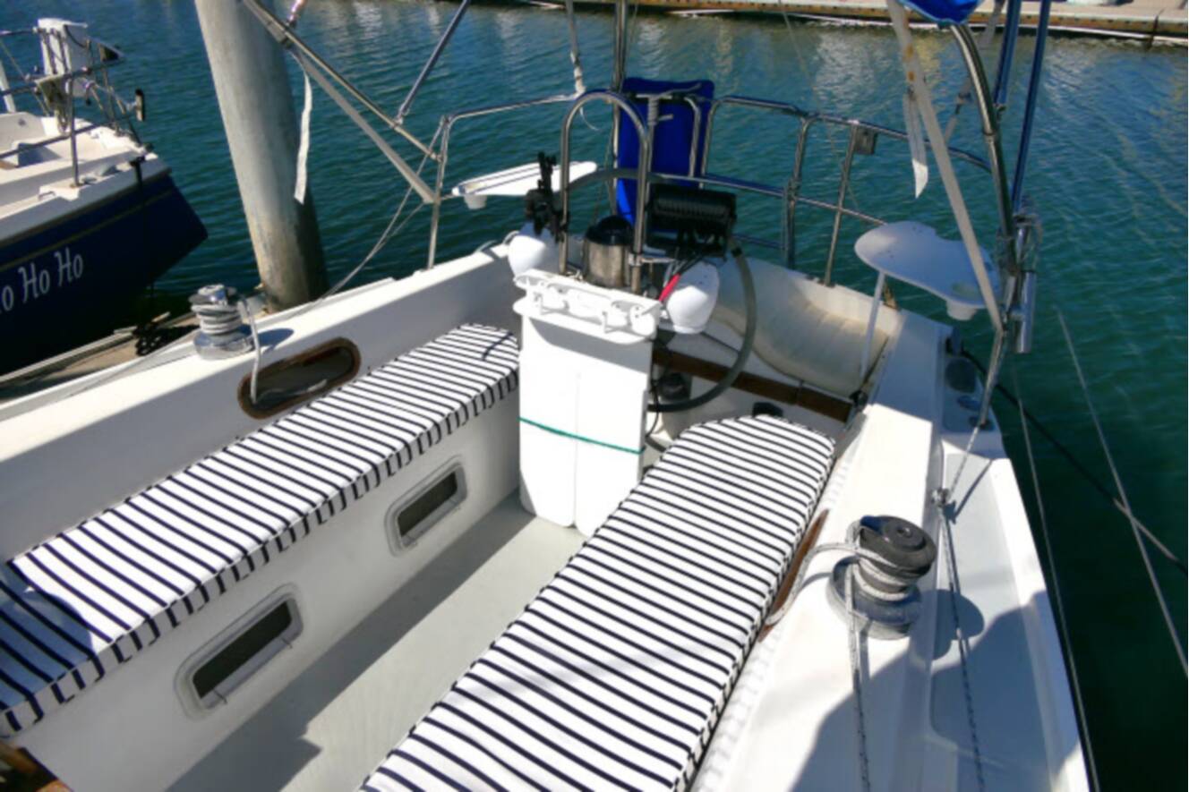 A photo of this 1989 Catalina 34 Tall Rig