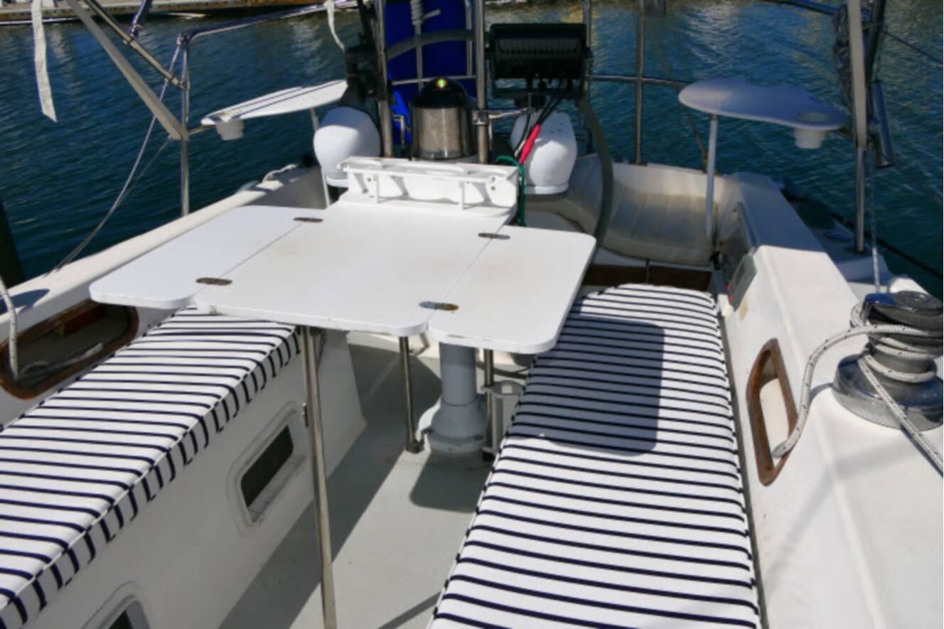 A photo of this 1989 Catalina 34 Tall Rig