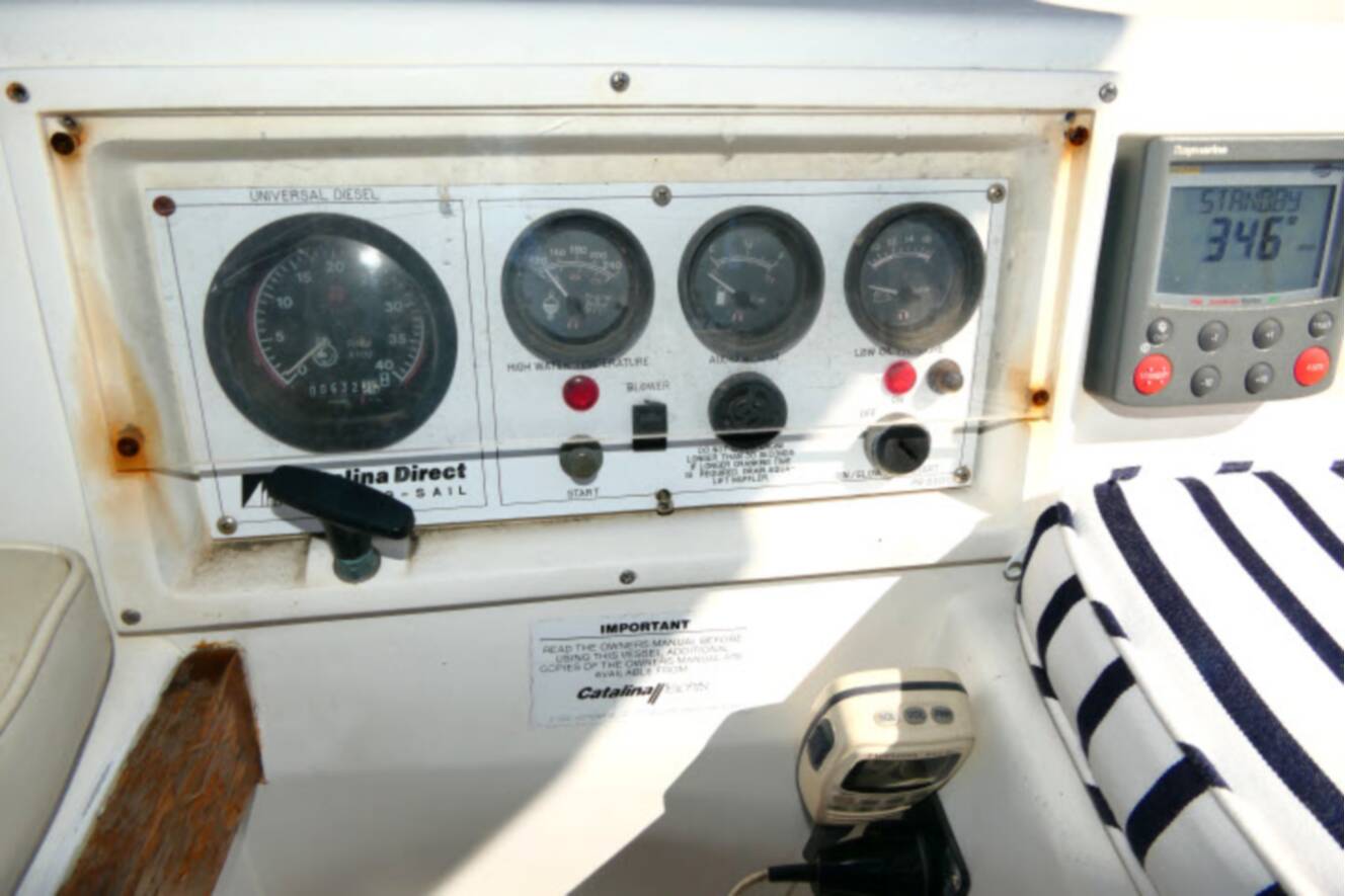 A photo of this 1989 Catalina 34 Tall Rig