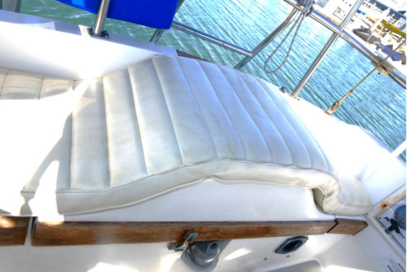 A photo of this 1989 Catalina 34 Tall Rig