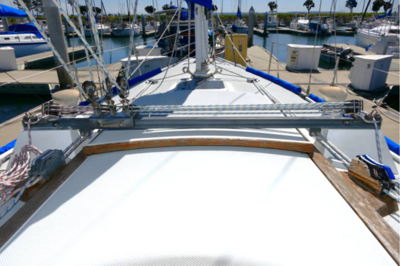 A photo of this 1989 Catalina 34 Tall Rig