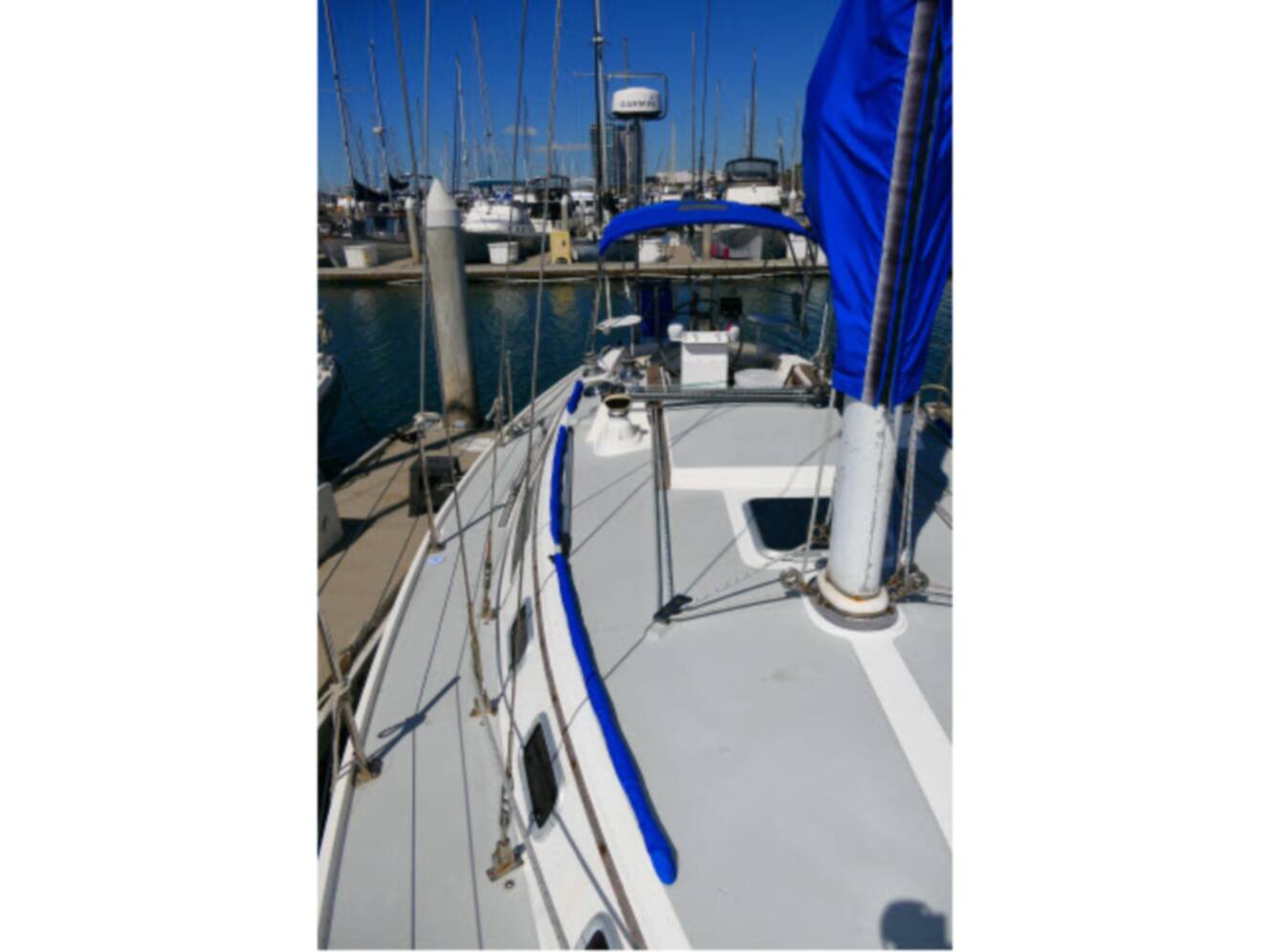 A photo of this 1989 Catalina 34 Tall Rig