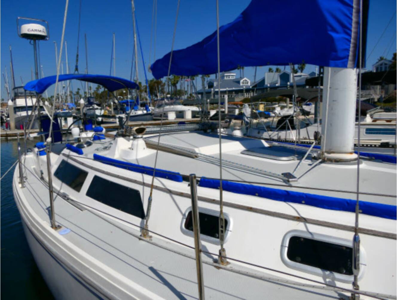A photo of this 1989 Catalina 34 Tall Rig
