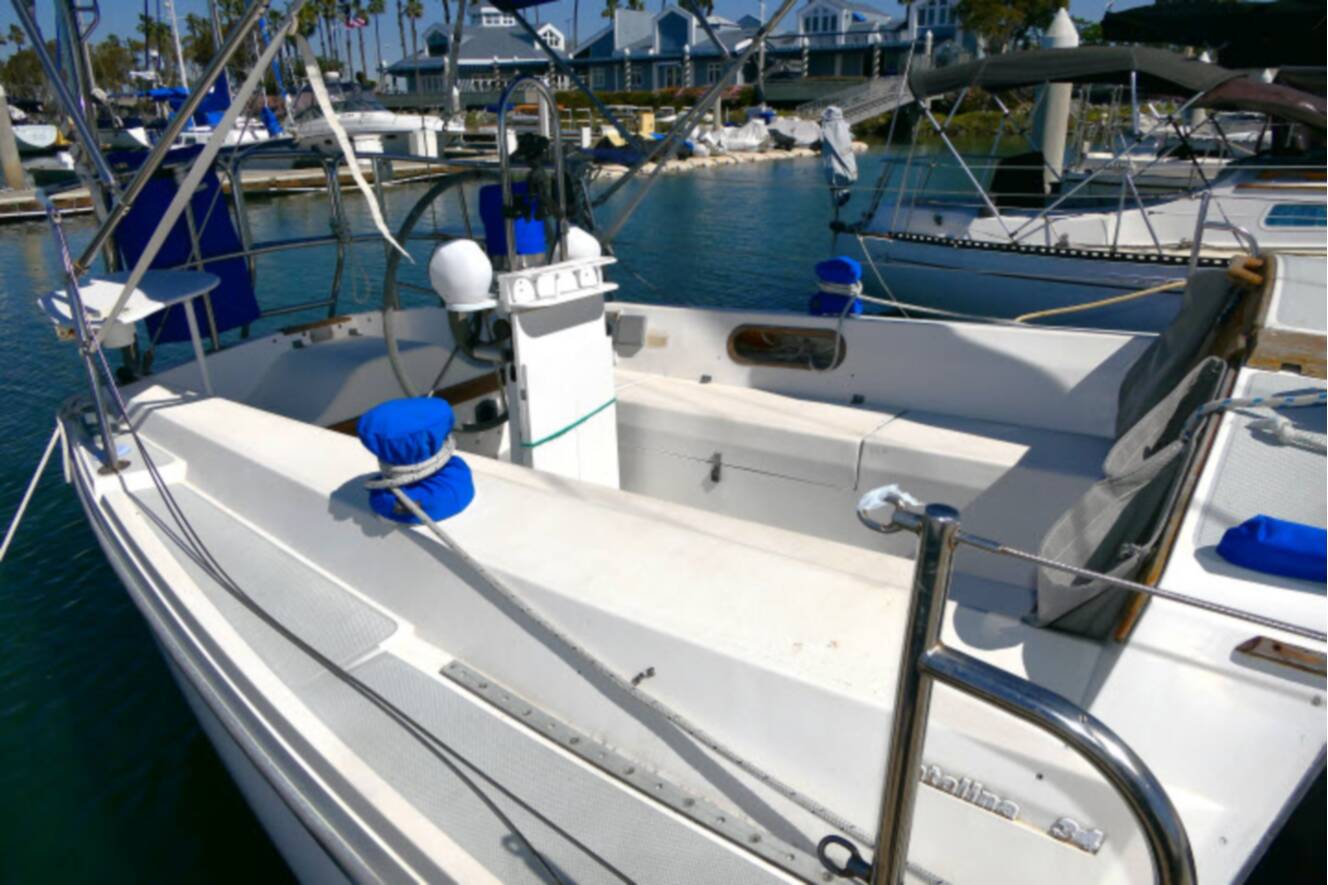 A photo of this 1989 Catalina 34 Tall Rig