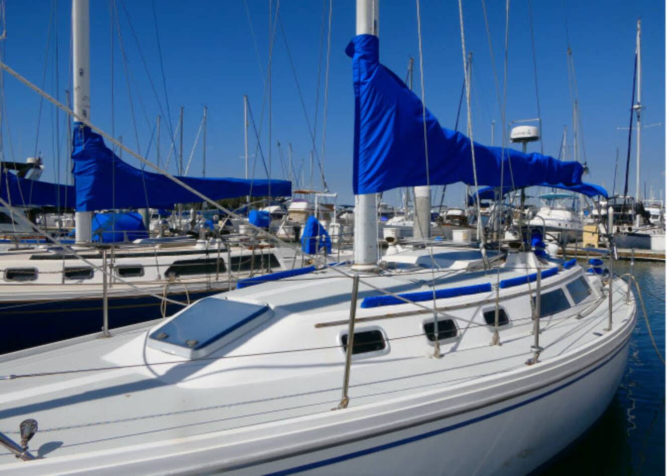A photo of this 1989 Catalina 34 Tall Rig