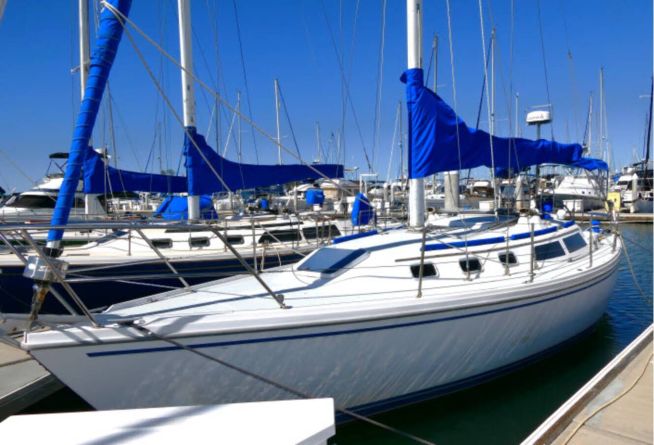 A photo of this 1989 Catalina 34 Tall Rig