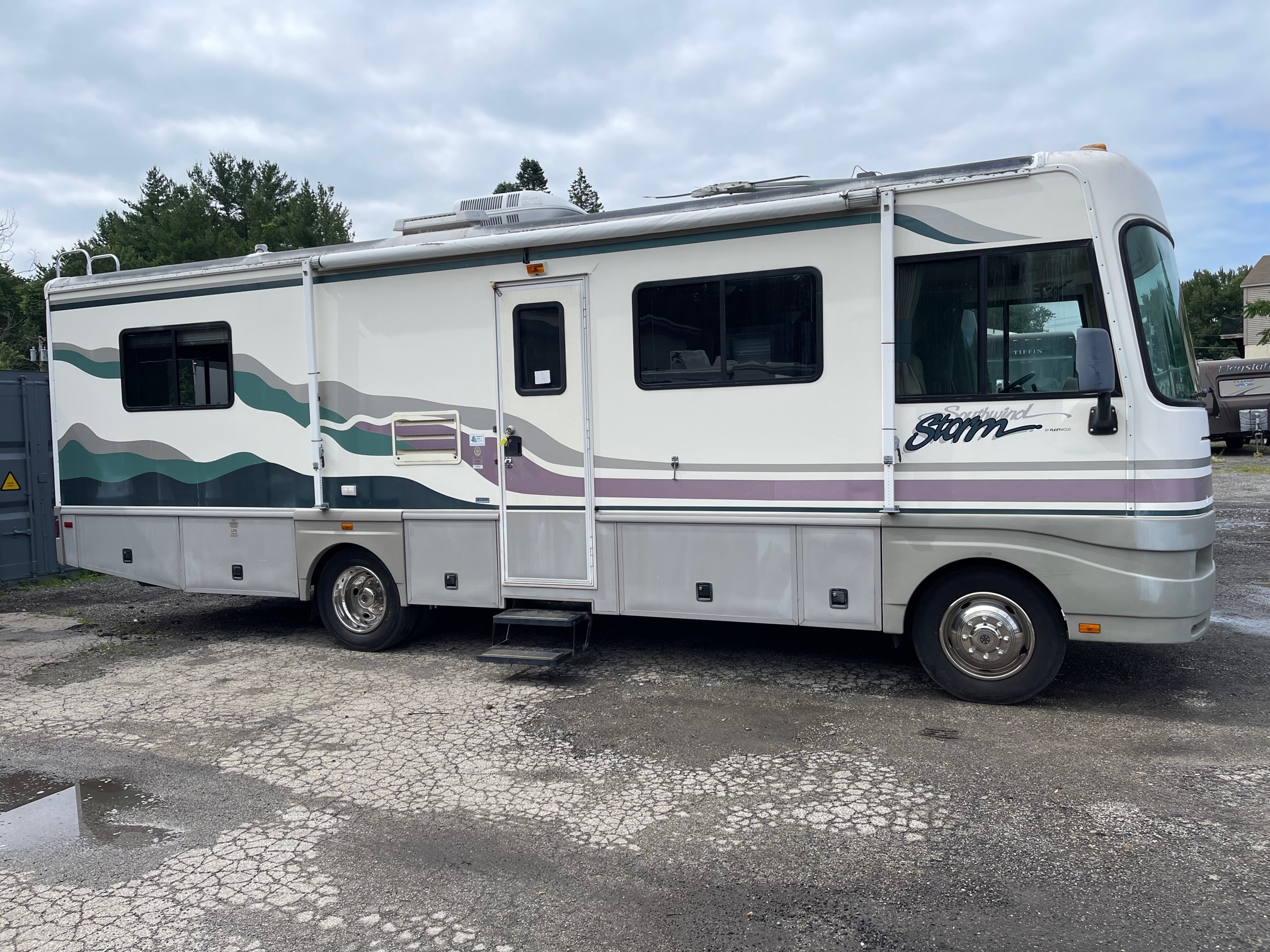 1999 Fleetwood STORM RV