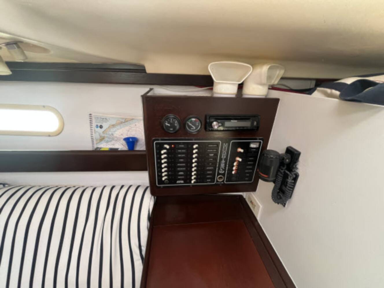 A photo of this 2000 Hunter 340