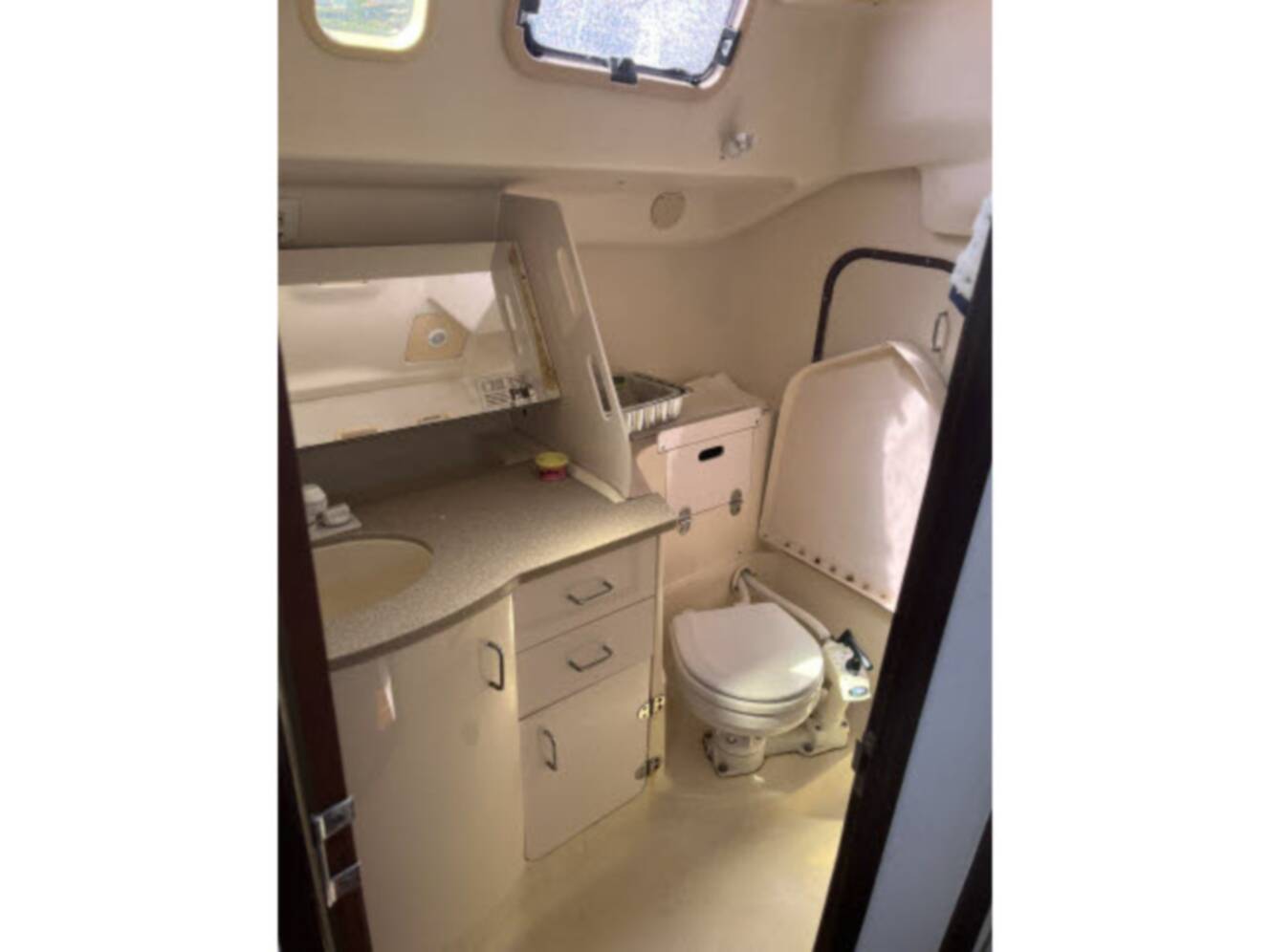 A photo of this 2000 Hunter 340