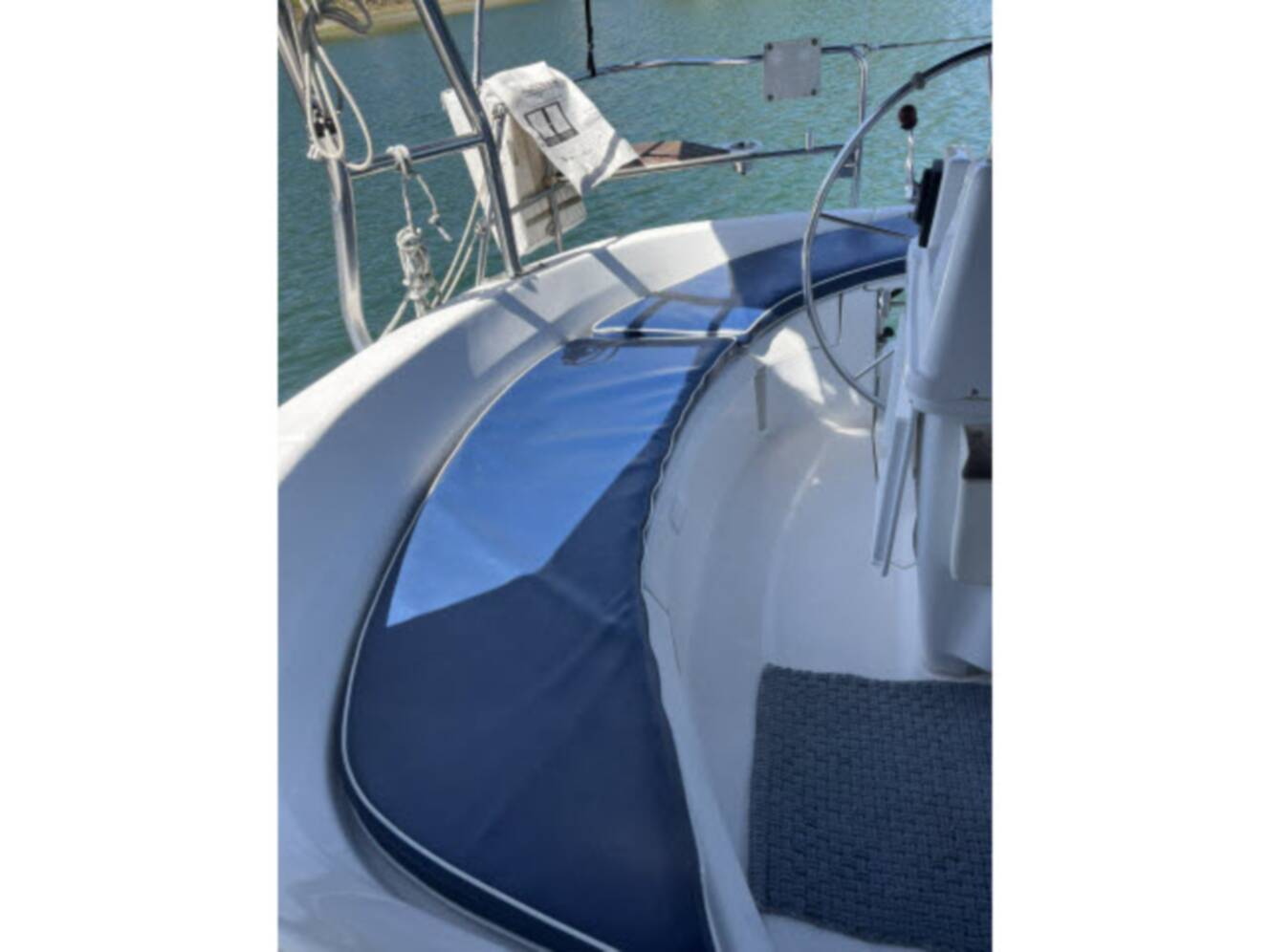 A photo of this 2000 Hunter 340