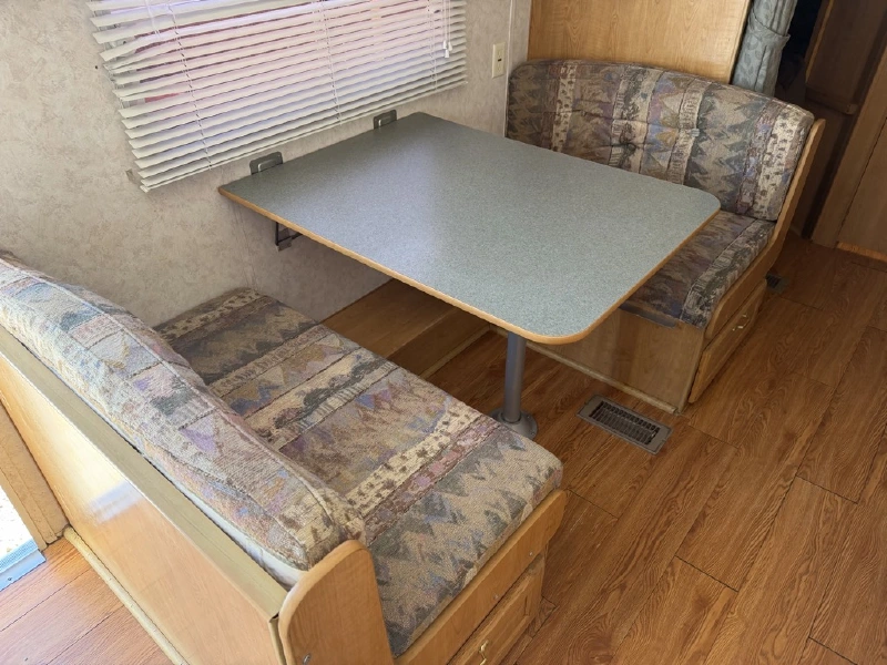 2001 SKYLINE NOMAD 2610