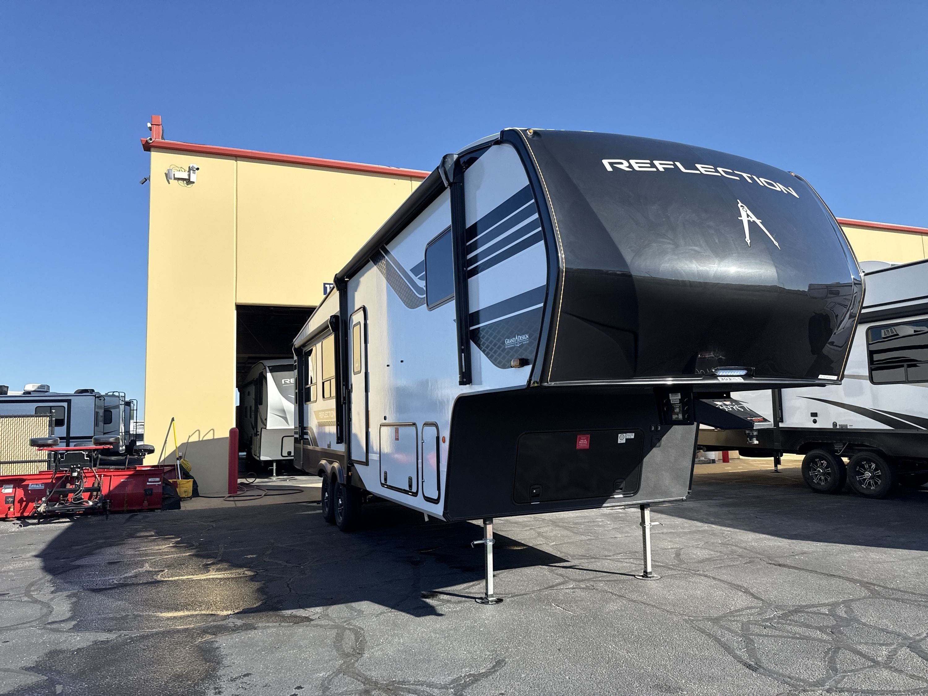 2026 Grand Design REFLECTION 303RLS in sturtevant WI