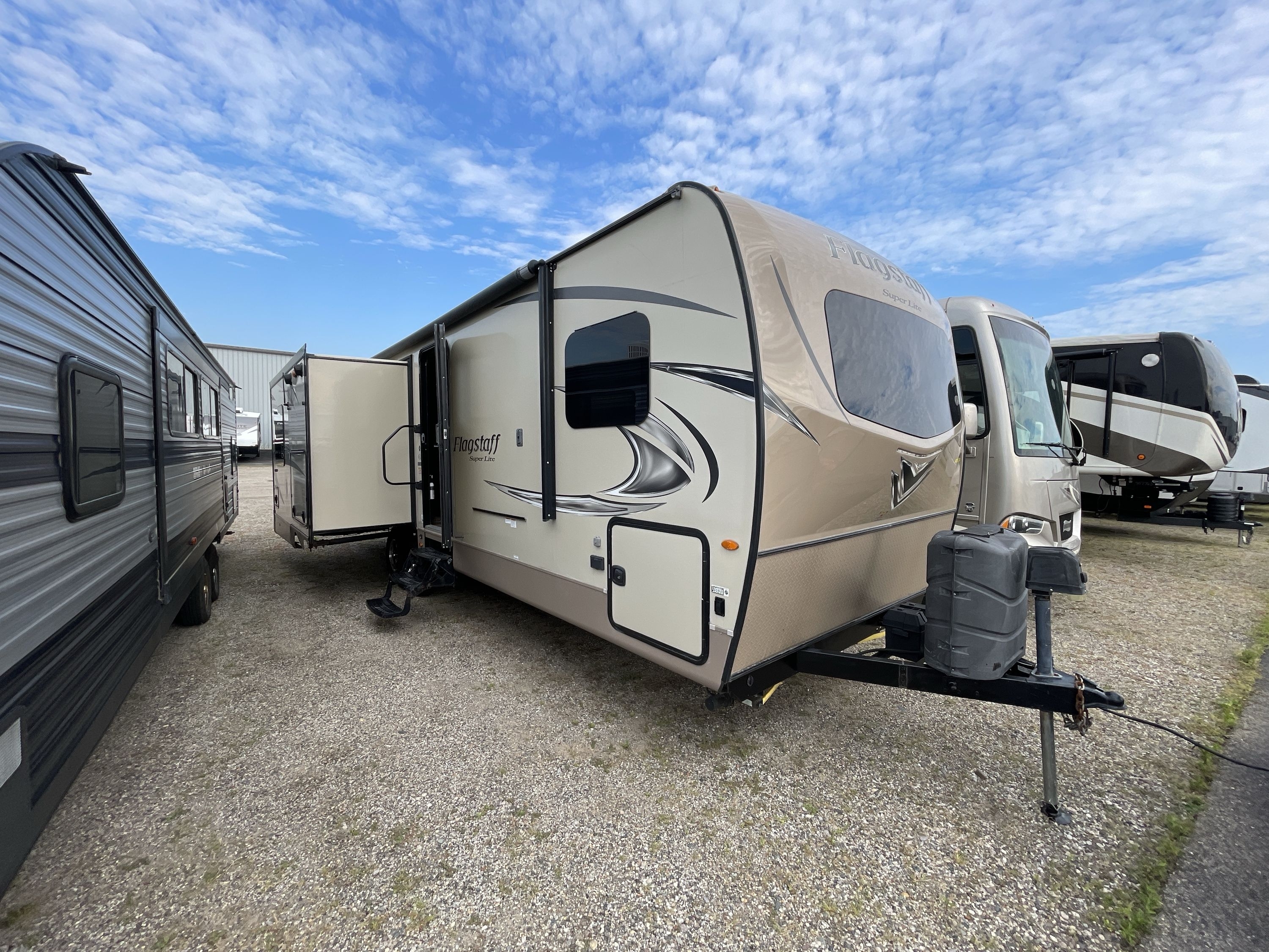 2019 Forest River FLAGSTAFF SUPER LITE 27RKWS in grand rapids MI