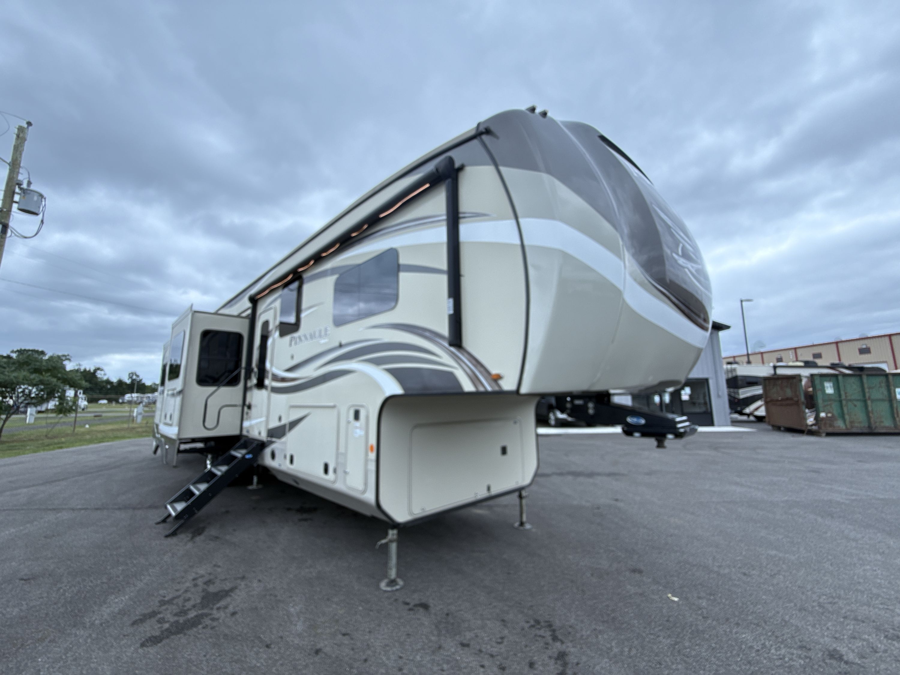 2019 Jayco PINNACLE 38REFS in greenwood IN