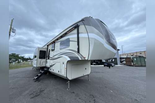 2019 Jayco PINNACLE 38REFS in greenwood IN