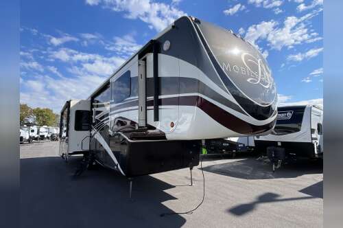 2017 DRV LUXURY SUITES MOBILE SUITES 40KSSB4 in kodak TN