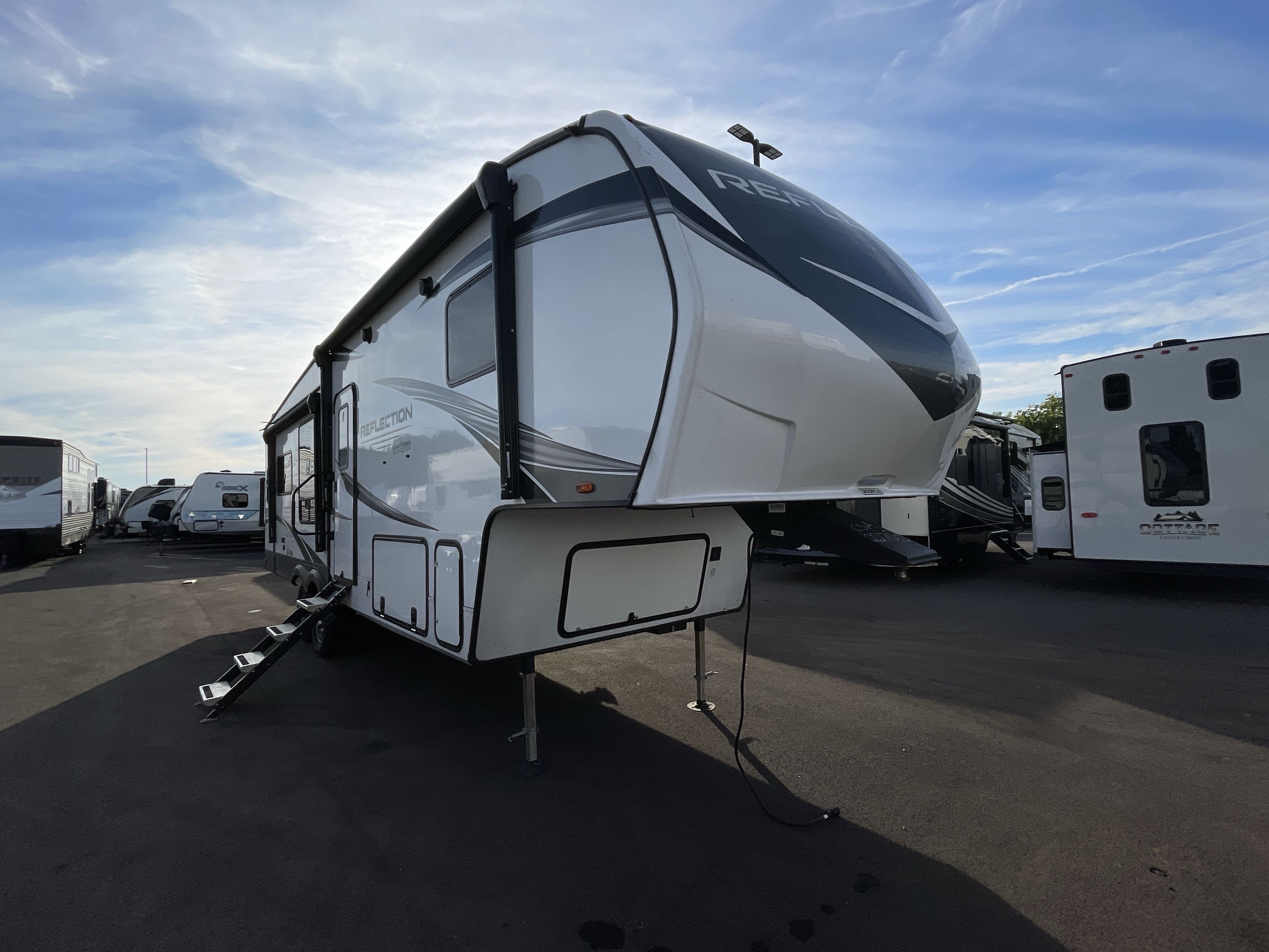 2023 Grand Design REFLECTION 303RLS in kodak TN