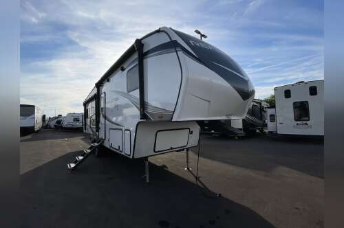 2023 Grand Design REFLECTION 303RLS in kodak TN