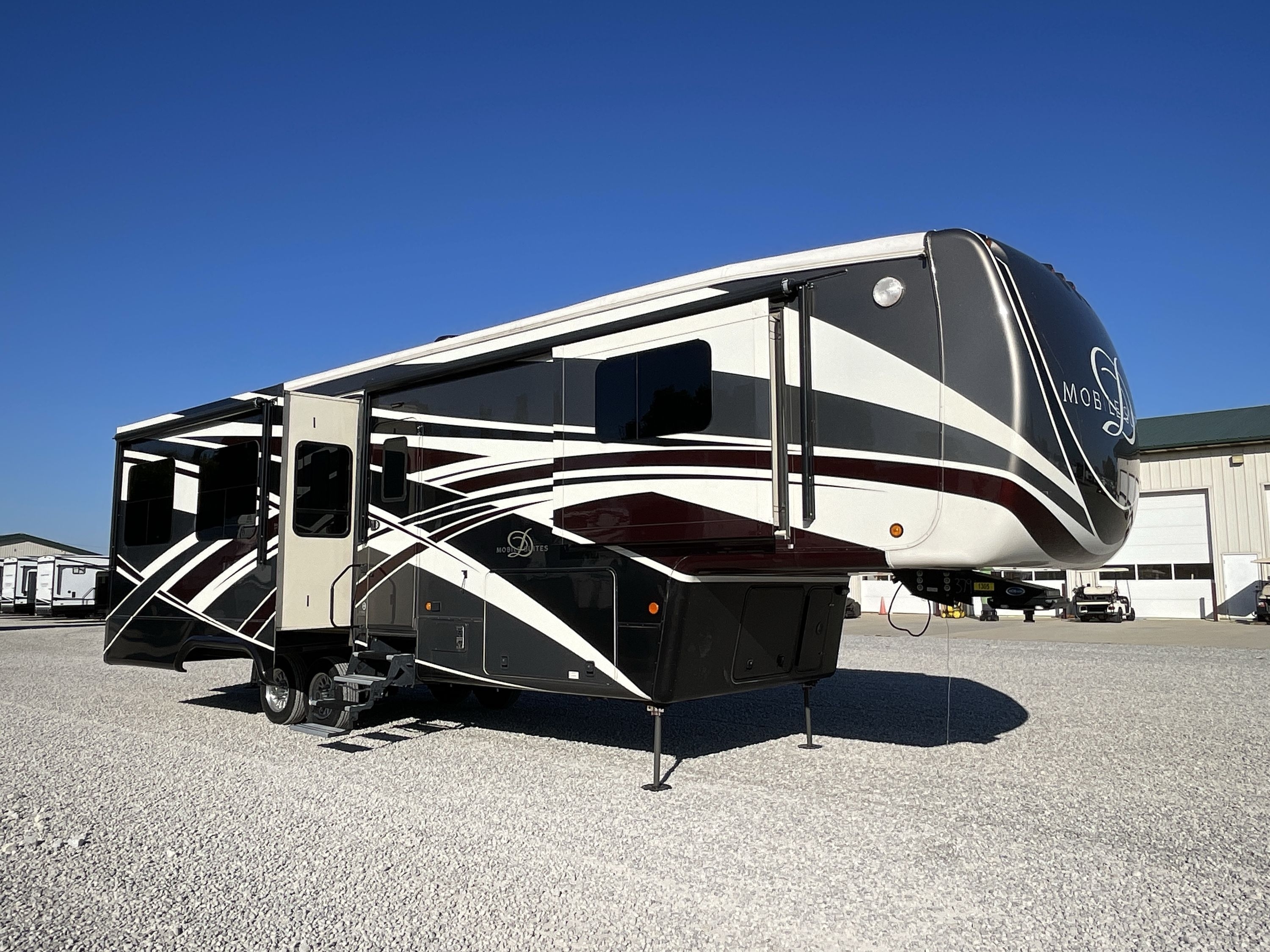 2018 DRV LUXURY SUITES MOBILE SUITES 36RSSB3 in piqua OH