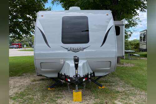 2017 Lance 2185 TRAVEL TRAILER in woodbury MN