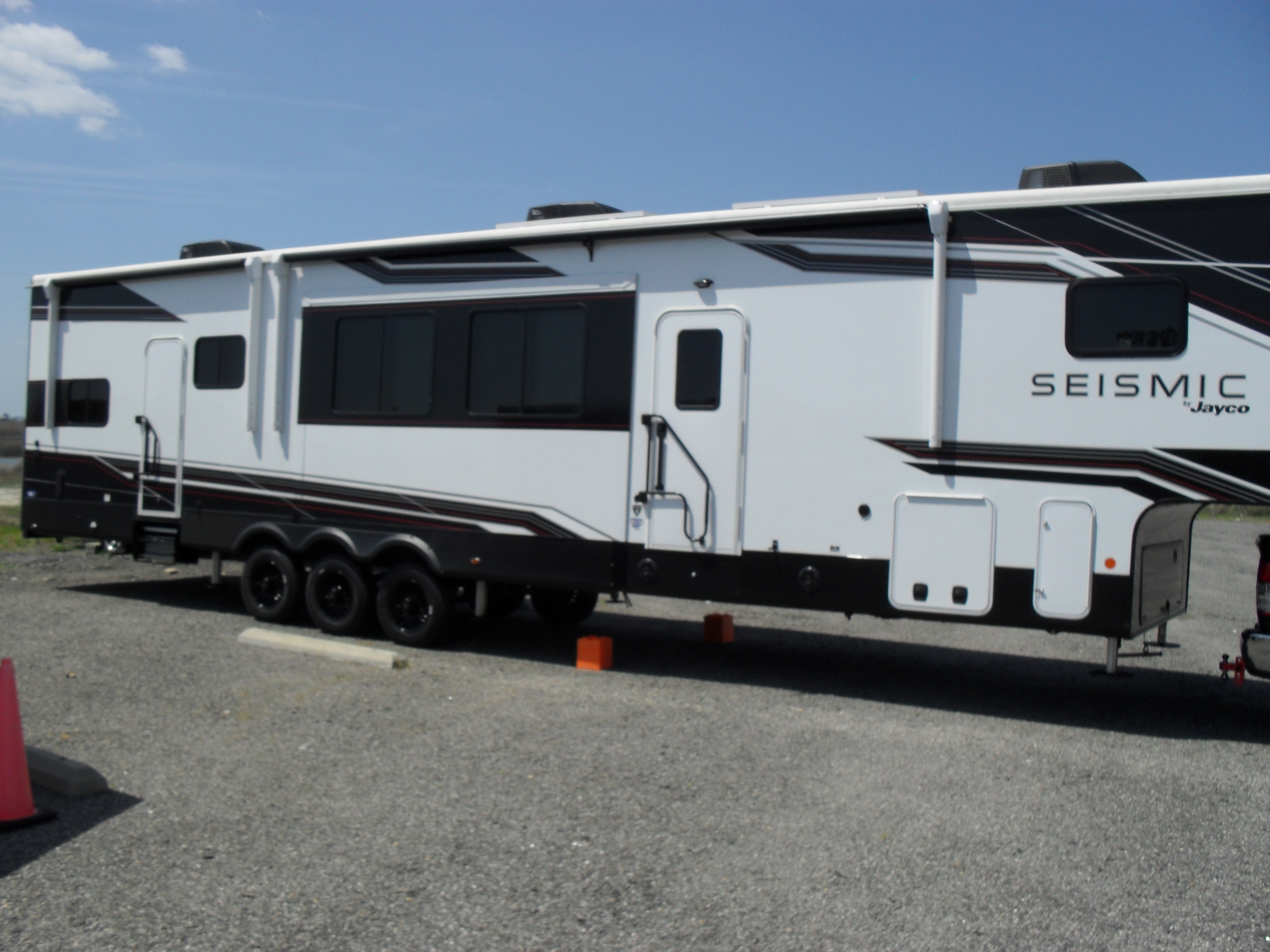 2026 Jayco SEISMIC 395 in nags head nc 27959-0110 NC