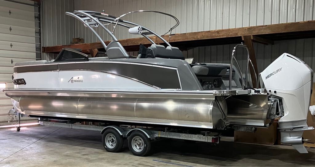 2023 Avalon Catalina VRB Windshield Tri-toon in richfield springs NY